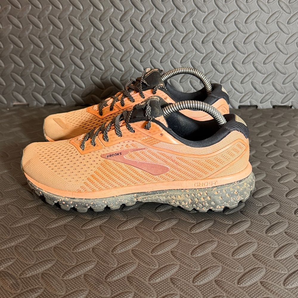 Brooks Ghost 12 Running Shoes Size 7 “Peaches & Cream” Limited Edition